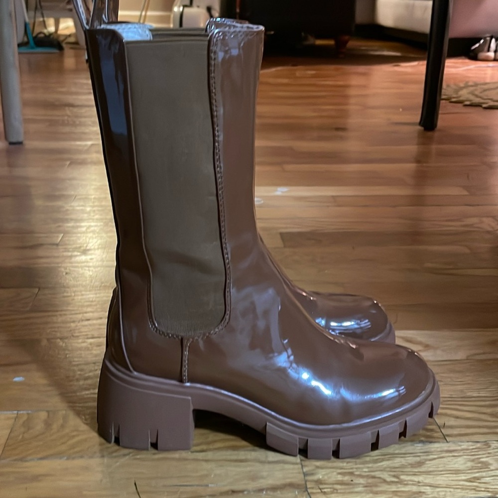 Steve Madden Lug Sole rain boots size 7/37